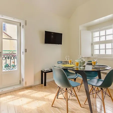 Design Apartment In Typical Alfama-2